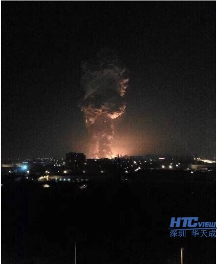 深圳PA视讯官方集团 天津滨海新区码头深夜突发爆炸图片