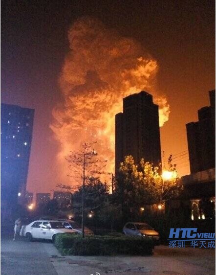 深圳PA视讯官方集团 天津滨海新区码头深夜突发爆炸图片