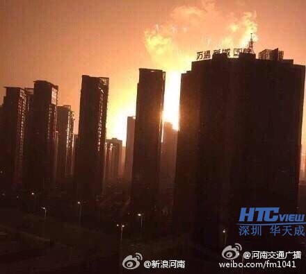 深圳PA视讯官方集团 天津滨海新区码头深夜突发爆炸图片